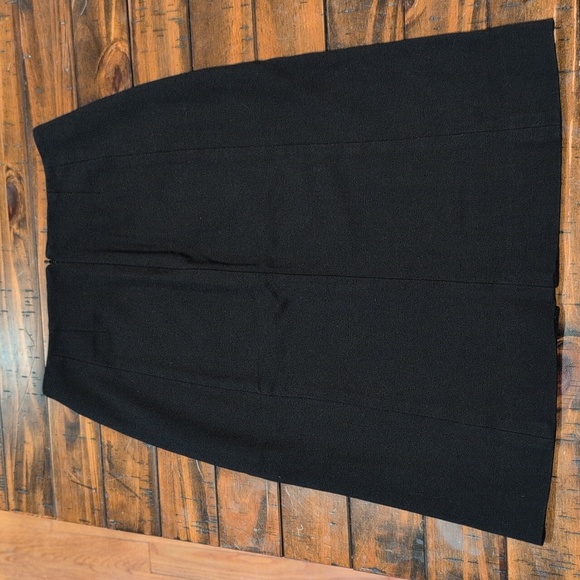 M.M. LaFleur The Greenpoint Skirt - Picture 6 of 7